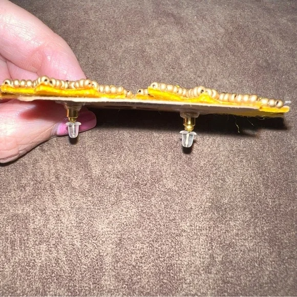 ✨HOST PICK✨ Beaded Sunflower Stud Earrings - Picture 4 of 4